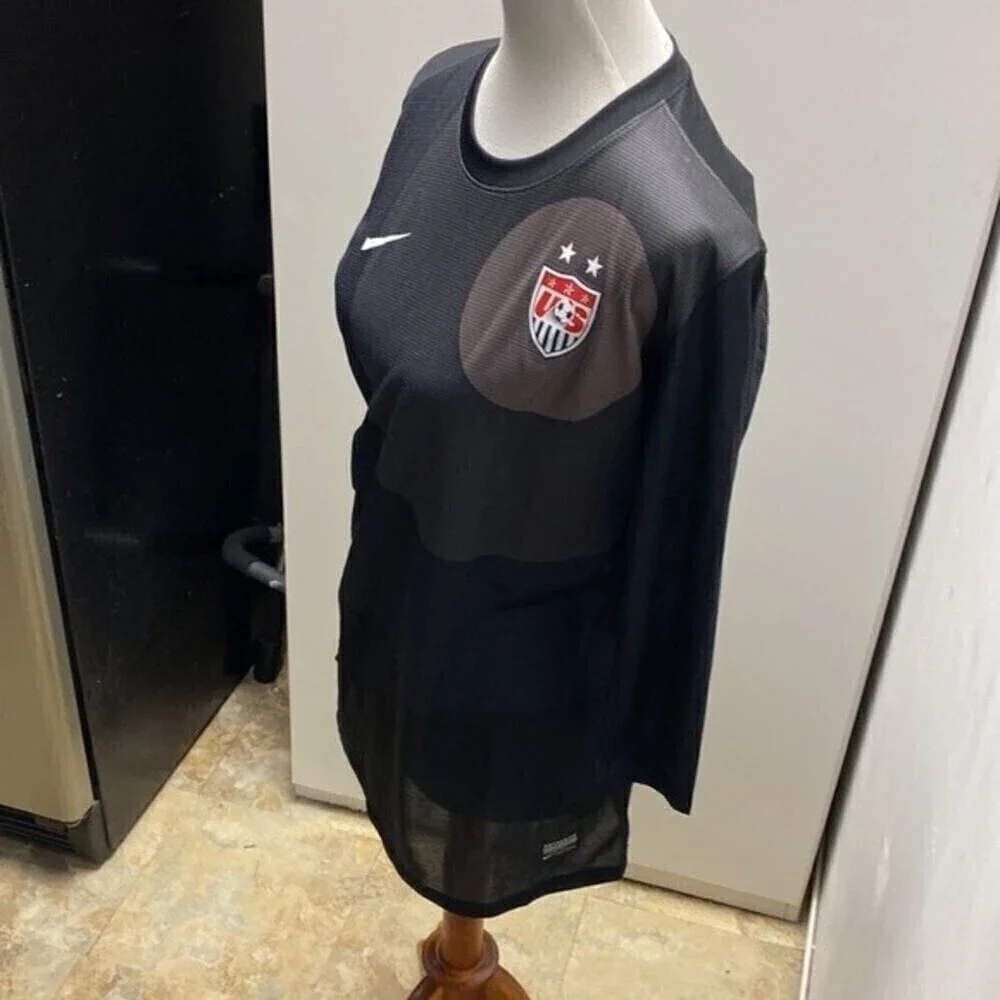 USWNT Goalkeeper Olympics Shirt Medium - Picture 8 of 16